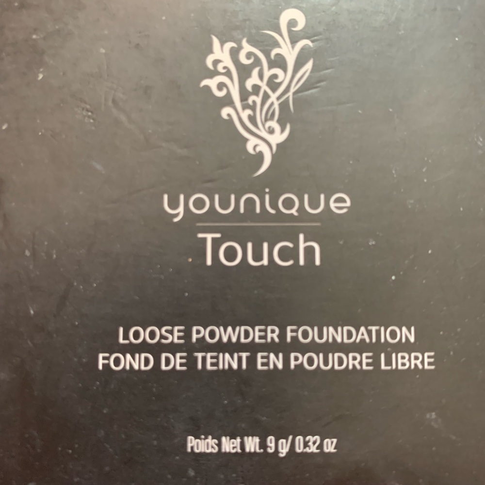 Younique Touch Loose Powder Foundation